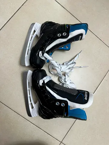 Bauer Hockey Equipment Box — Ice Hockey Gear (Good condition)