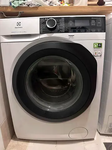 Electrolux front-load washer 8kg, good working condition
