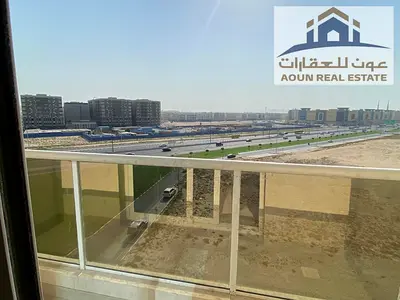# غرفتان وصالة للإيجار في مويلح التجارية | شهر مجاني | موقف سيارات | 52,000 درهم