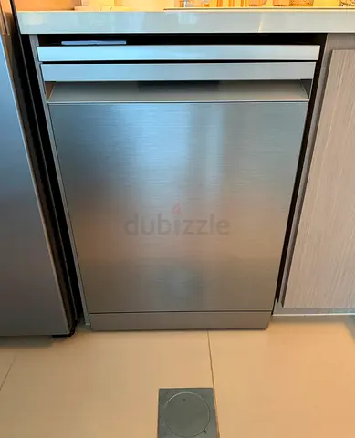 Silver Dishwasher - Samsung - Perfect Condition - Controls Inside - DW60DG790FSLGU