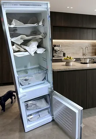 Bosch Built-In Bottom-Freezer Refrigerator – Excellent Condition