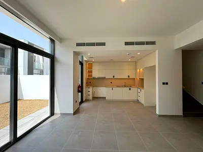 Single Row / Best Location / Near Pool and Park