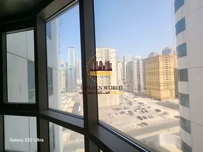 شقة غرفتين وصالة في التعاون مع بلكونة واسعة وتكييف وباركنغ مجاني، غرفة ماستر، غرفة غسيل أو خادمة، جيم ومسبح، ومدخل دبي مباشرة