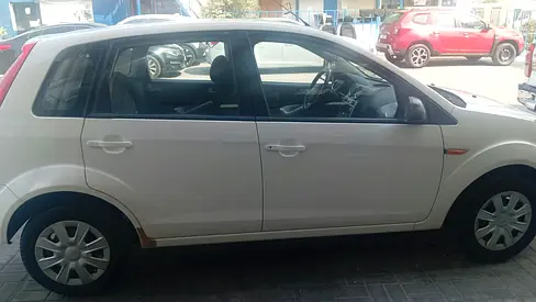 2015 FORD FIGO 照片 5