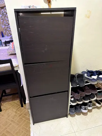 Dark wood shoe cabinet with sliding doors - good condition