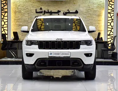 EXCELLENT DEAL for our Jeep Grand Cherokee Limited 4x4 ( 2016 Model ) in White Color GCC Specs