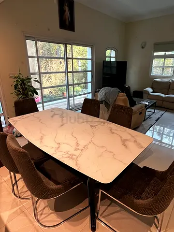 Dining table for sale