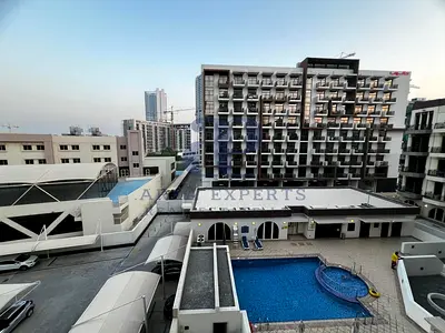 CORNER STUDIO | 2 BALCONIES | VACANT