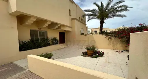 Springs 15 Street 9 Villa 7 Beautiful well-maintained with living room extension.Negotiatble price