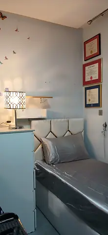 Female only to share Master Room in Iconic 23 Marina