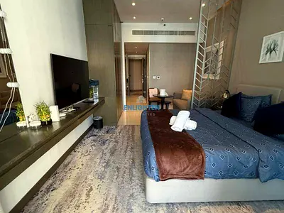 Elegant Studio | Canal View | Furnished