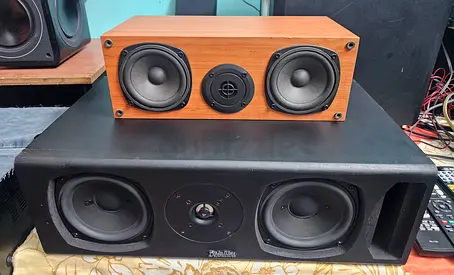 Definitive technology theater quality 250 watts center speaker 8 ohms support from 30 Hz