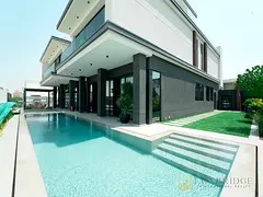 EXCLUSIVE | Luxurious Villa | Custom Build