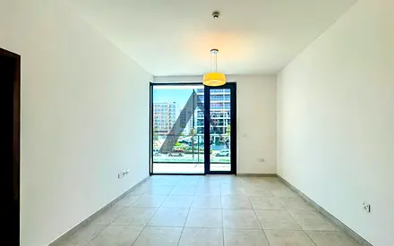 Well Maintained 2 BR | Best Deal | Prime Location