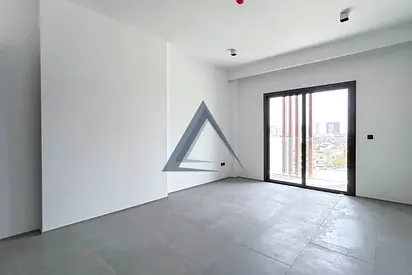 Stunning 2 B/R | Spacious | Ready to Move