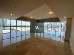 Amazing Huge layout |2 Parking| Close to Metro