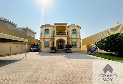 Spacious Luxury Villa I Private Garden I Parking