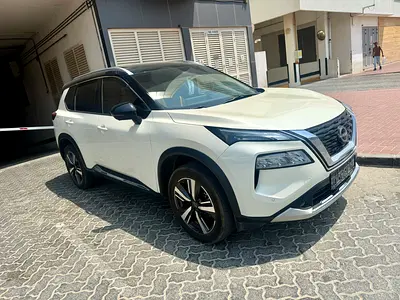 Nissan X-Trail 2025 SL 2.5L Panaromic Top Option FSH warranty