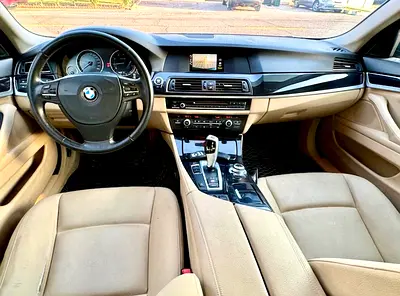 2013 BMW 5-SERIES 照片 2
