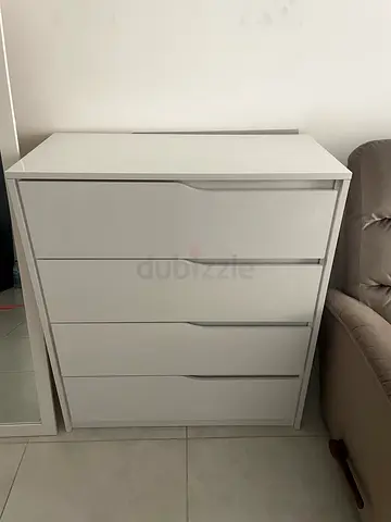 Cabinet with drawers