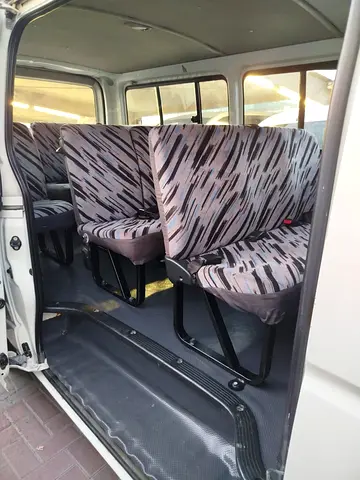2012 Toyota HIACE — фото 4