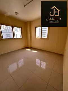 A wonderful opportunity for rent: 2 bedroom apartment in Al Musalla area, central air conditioning S