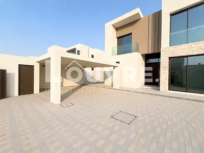 Brand New | Vacant | V4 Type Villa | Open Kitchen