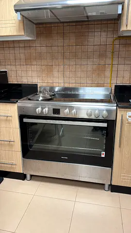 Stainless Steel Freestanding electric cooker 90x60 Cooker with Oven - Good Working Condition