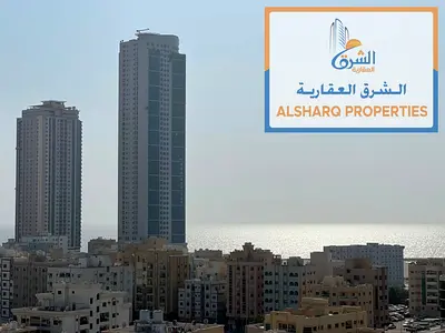 شقة غرفة وصالة في ثاني صف من كورنيش عجمان، بمساحة كبيرة وصالة منفصلة وتقسيمات ممتازة وتشطيبات راقية. تتميز ببلكونة بإطلالة بحرية، وشقة مضيئة بالكامل،