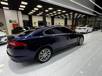 2015 Jaguar XF — фото 4