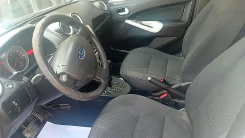 2015 FORD FIGO 照片 8