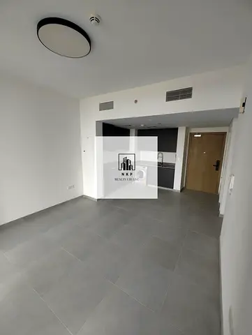 Specious luxury apartment for rent
