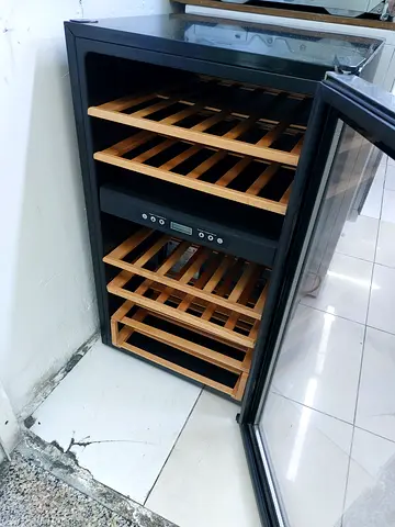 Hoover dual Temperature Wine Cooler  with Wooden Shelves -