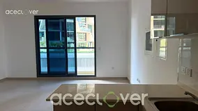 Studio / Vacant / Renovated