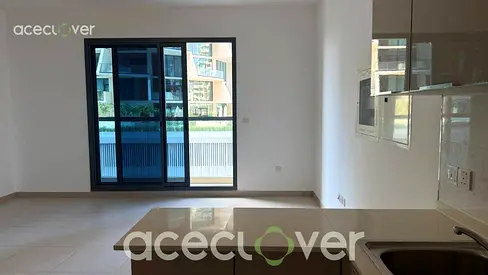 Studio / Vacant / Renovated