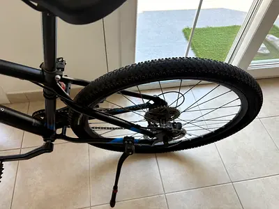 Used adult mountain bike - good condition, city/ trail ready