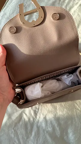 AIGNER Small beige leather crossbody bag – gently used
