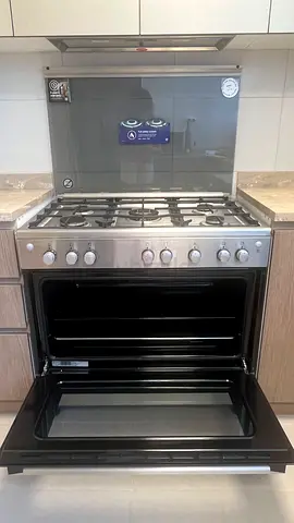 Electrolux cooker in great condition - barely used