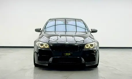 2013 BMW M5 photo 2