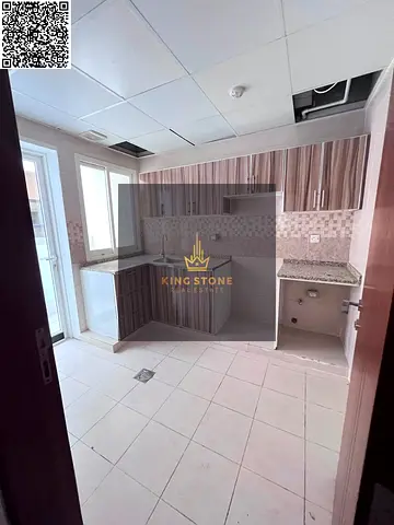 غرفه وصاله للايجار السنوي قريب الكورنيش اول ساكن.