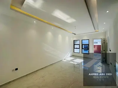 4 غرفة ماســتر  3 صالة كبيرة مجلس واسع ومنفصلة مطبخ واسع و مجهز 6 حمام تشطيب راقي تكييف اسبلت تسهيلات في الدفع قريب لمخرج دبي الشارقة