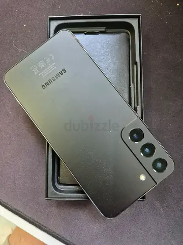 Samsung Galaxy S22 in Phantom Black