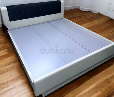 Queen size bed