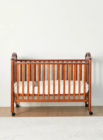 Wooden Baby Crib with Mattress