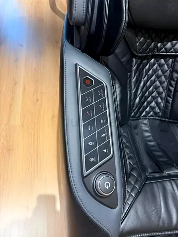 ROTAI RT8902 advance AI ROBOTIC MASSAGE CHAIR BARELY USED