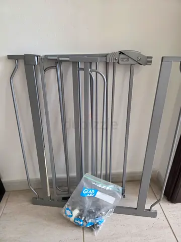 About 20 meters of metal Baby Safety Gate / Stairway Safety Gate - Foldable