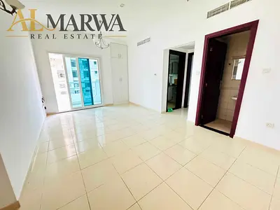 Huge Spacious 1BHK ~ Well Maintained and Family Building ~ Maintenance Free ~ Ready To Move ~ Balcony and Built In wardrobe