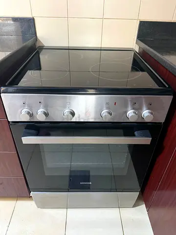 Almost New Siemens Ceramic Electric Cooker HK6L00070M with 2 year warranty