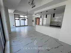 Brand New Corner Unit | Single Row | Exclusive with Jamoka