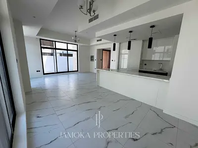 Brand New Corner Unit | Single Row | Exclusive with Jamoka